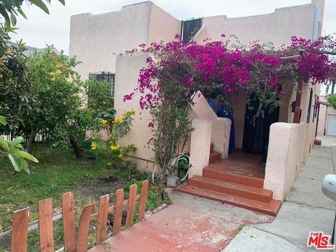 Photo of 2323 REDONDO Boulevard #2, Los Angeles, CA 90016 (MLS # 21721398)