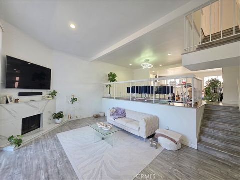 Photo of 22040 Strathern St, Canoga Park, CA 91304 (MLS # SR26094128)