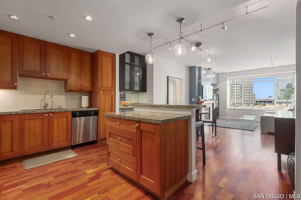 700 W Harbor DR 806