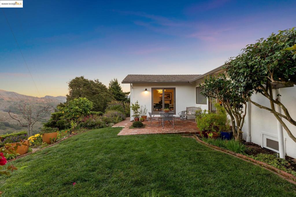 EL CERRITO HILLS - Residential