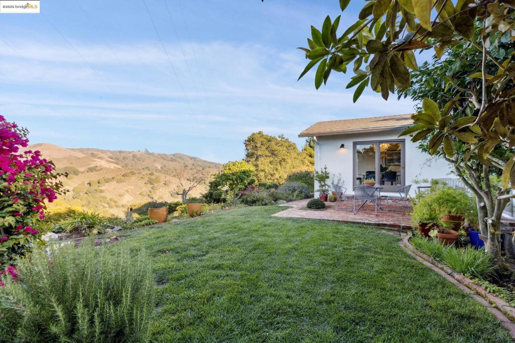 EL CERRITO HILLS - Residential