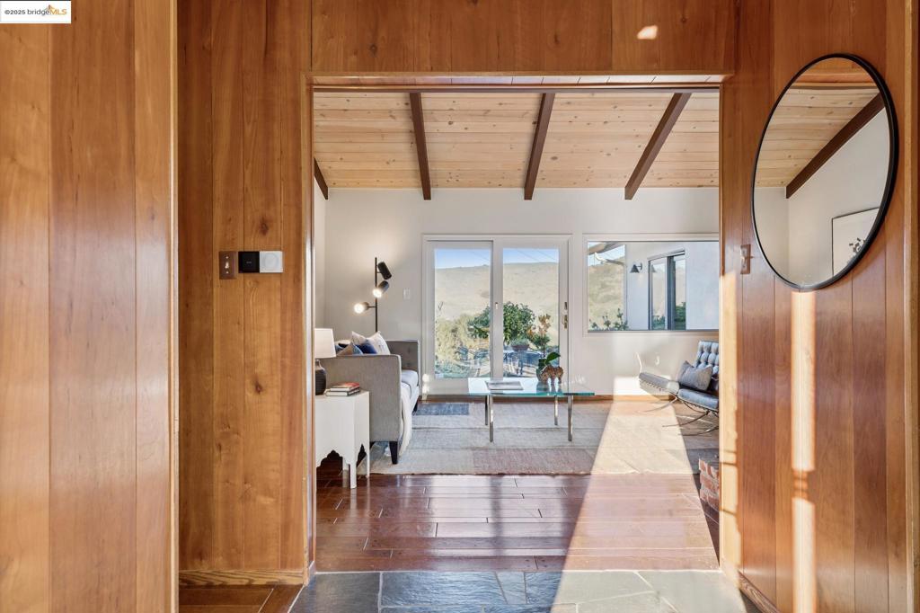 EL CERRITO HILLS - Residential