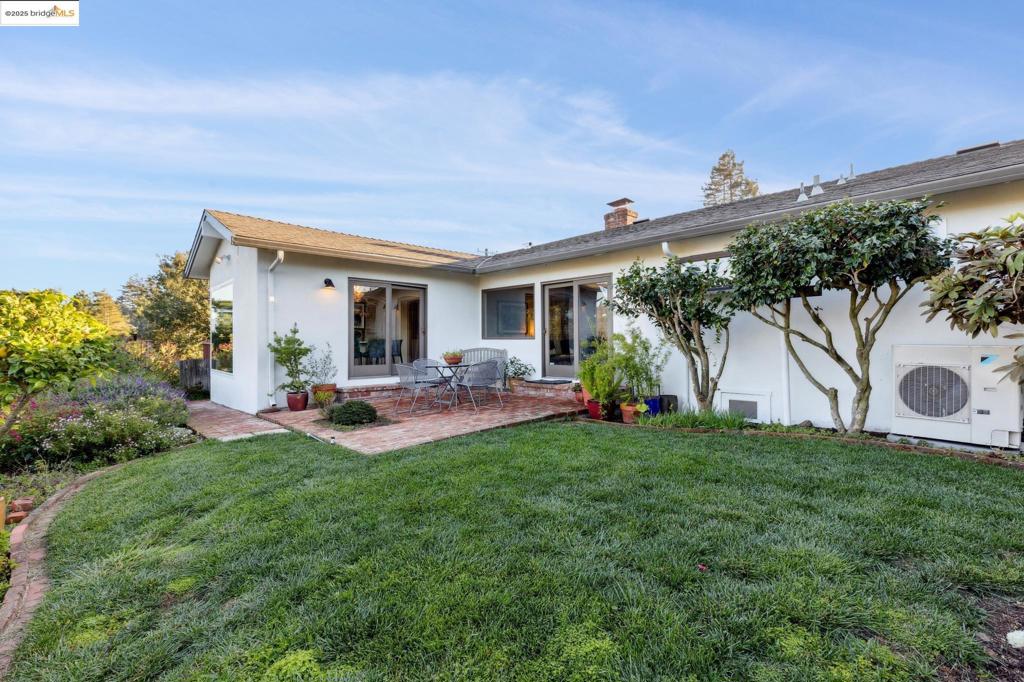 EL CERRITO HILLS - Residential