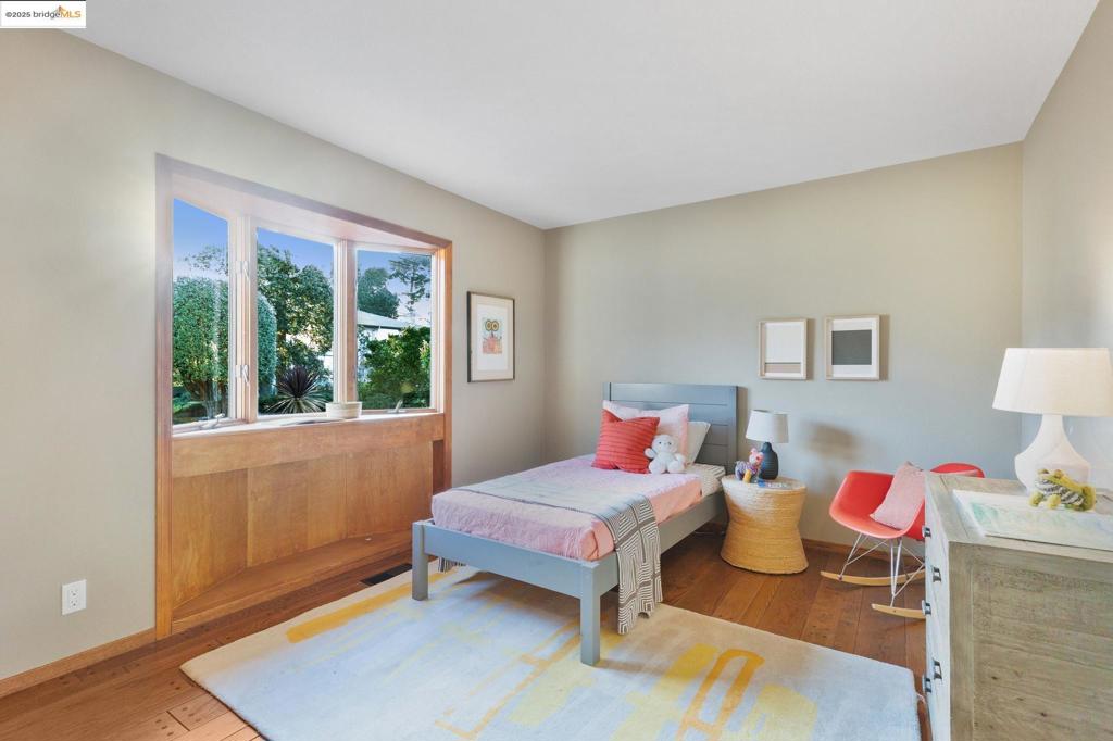 EL CERRITO HILLS - Residential