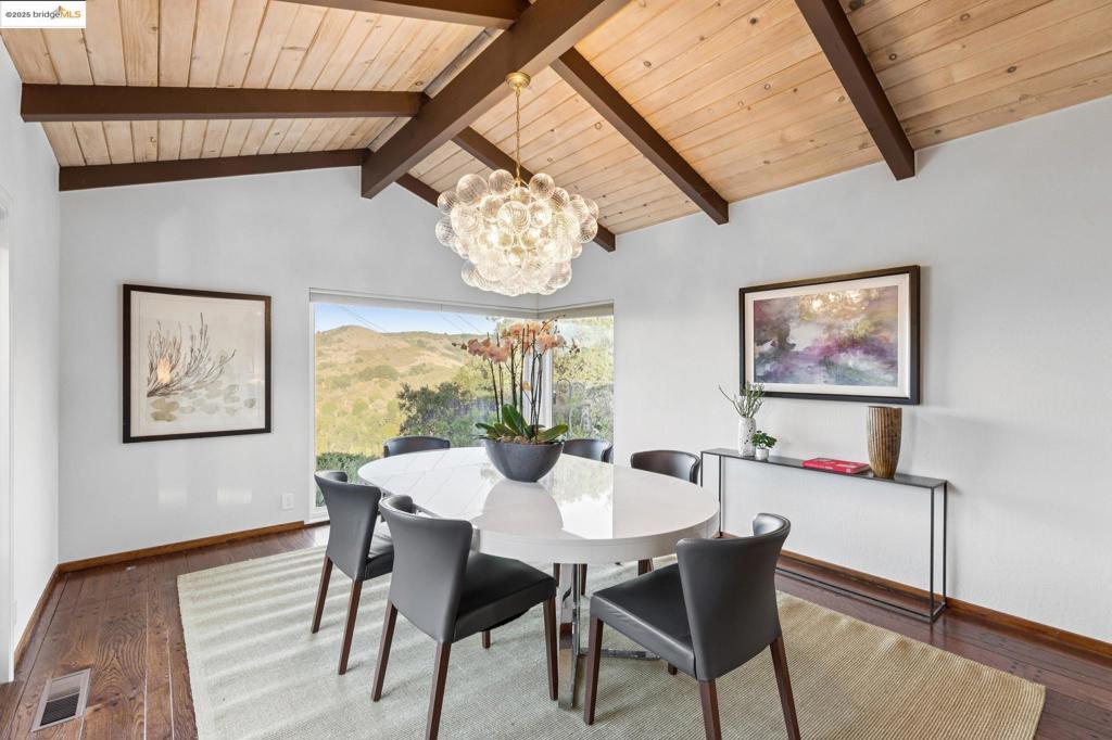 EL CERRITO HILLS - Residential