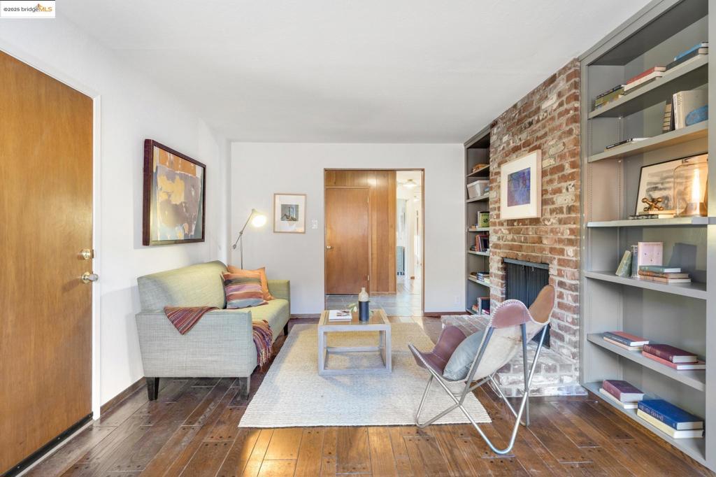 EL CERRITO HILLS - Residential