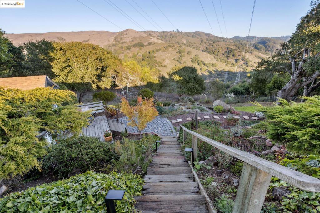 EL CERRITO HILLS - Residential