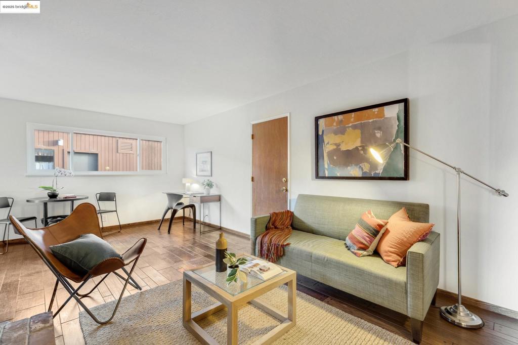 EL CERRITO HILLS - Residential