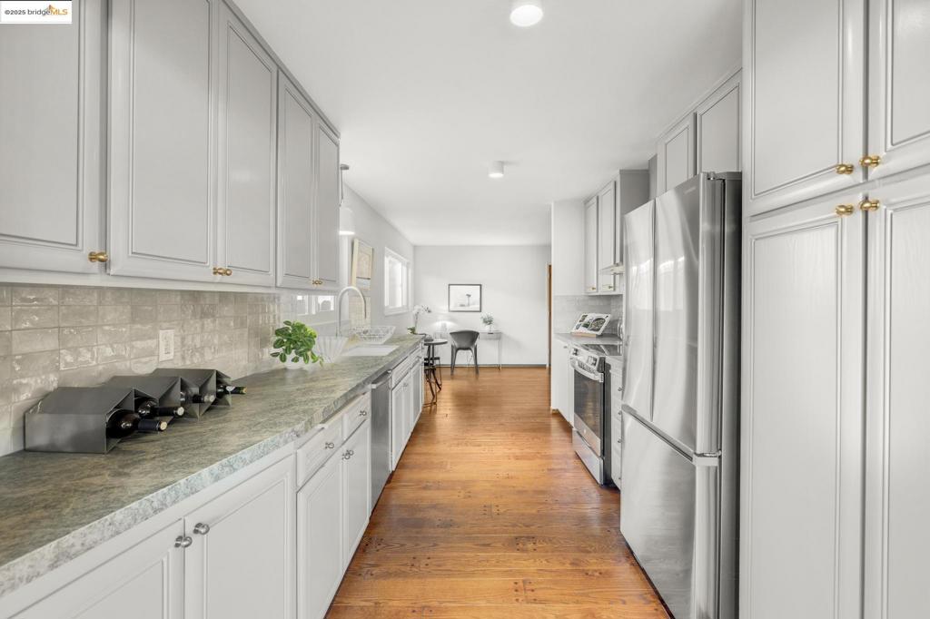 EL CERRITO HILLS - Residential