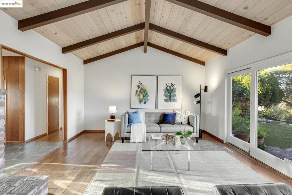 EL CERRITO HILLS - Residential