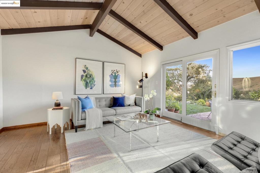 EL CERRITO HILLS - Residential