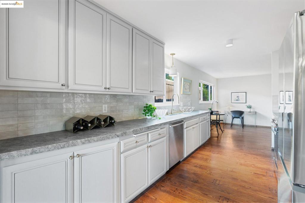 EL CERRITO HILLS - Residential