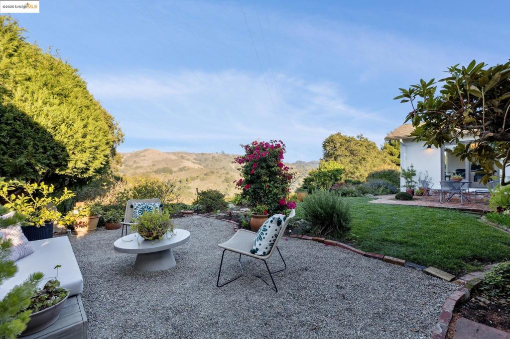 EL CERRITO HILLS - Residential