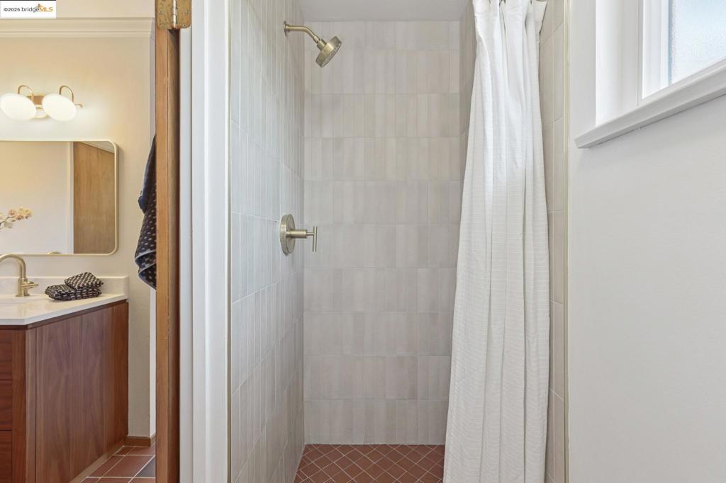 EL CERRITO HILLS - Residential