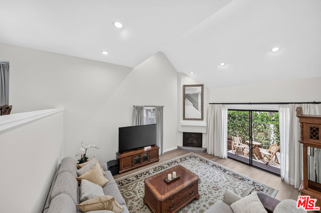 15173 Magnolia Boulevard F