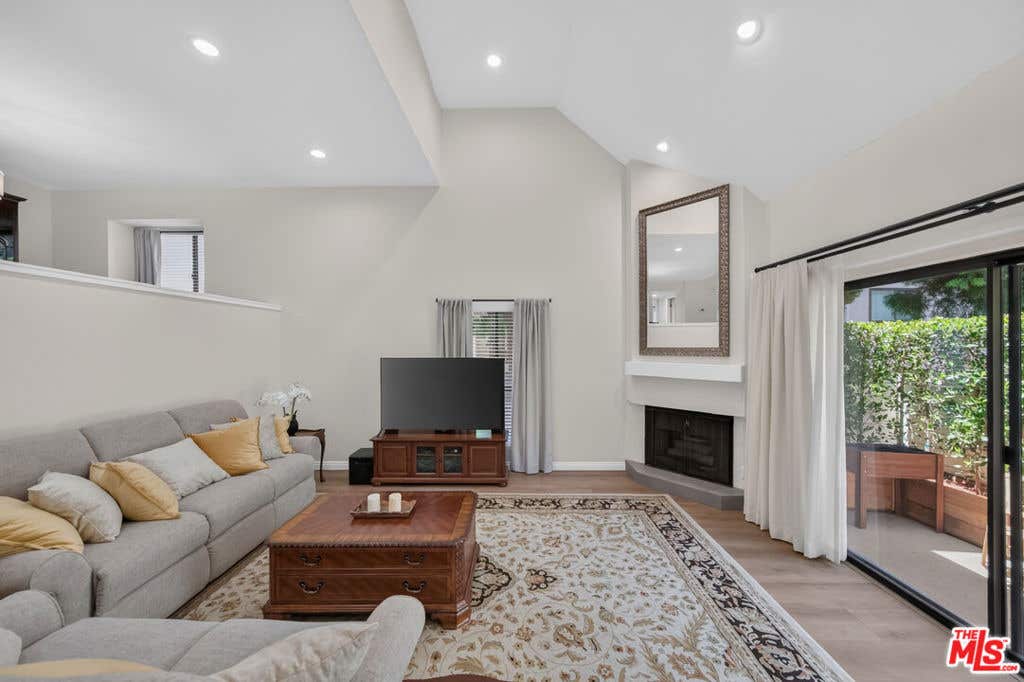 Photo of 15173 Magnolia Boulevard #F, Los Angeles, CA 91403 (MLS # 26861147)