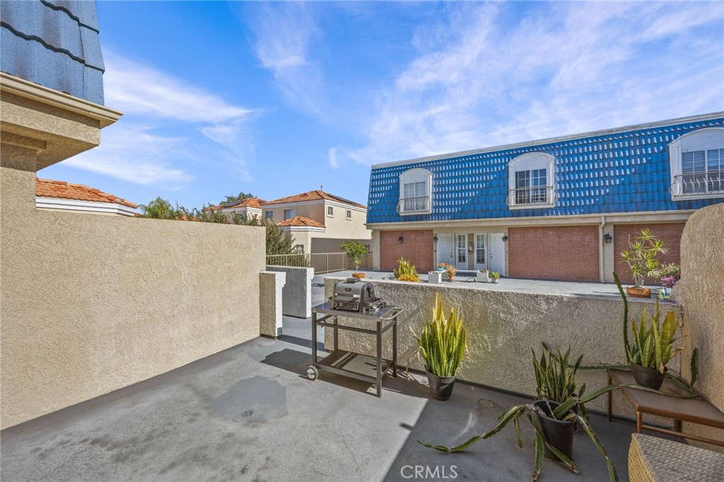 Calais Terrace - Residential