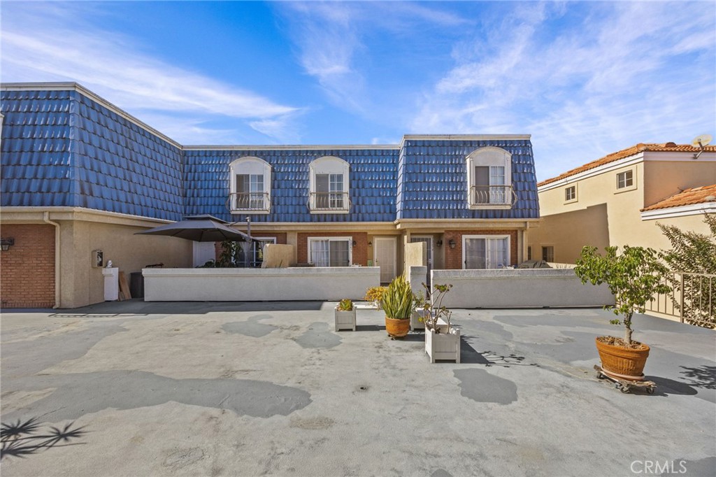 Calais Terrace - Residential