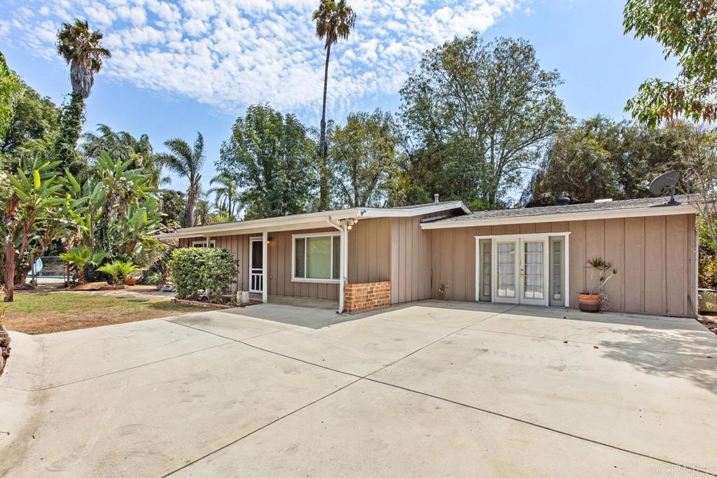2128 Bautista Ave
