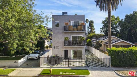 Photo of 10826 Hesby Street, North Hollywood, CA 91601 (MLS # 26869843)