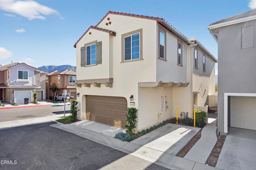 Photo of 340 Campbell Court, Santa Paula, CA 93060 (MLS # V1-34235)