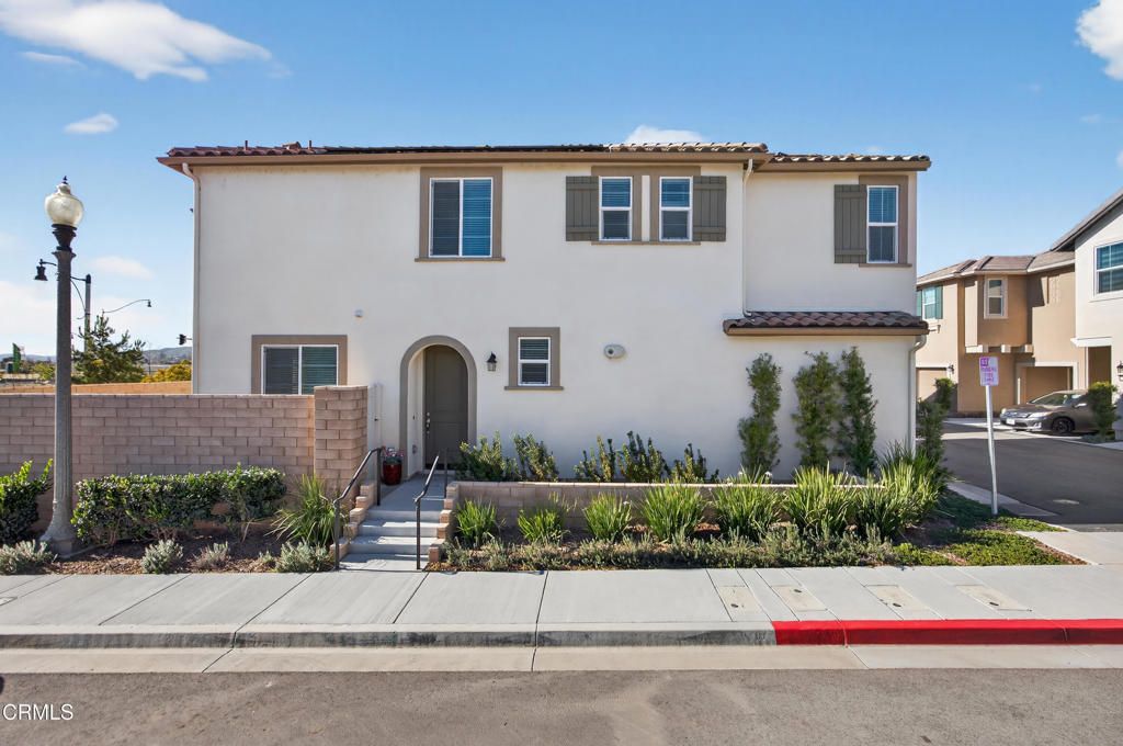 Photo of 340 Campbell Court, Santa Paula, CA 93060 (MLS # V1-34235)