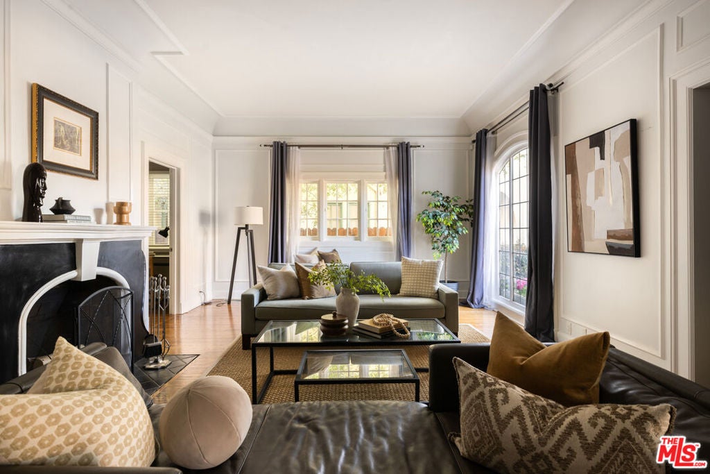 6148 San Vicente Boulevard, Los Angeles CA 90048
