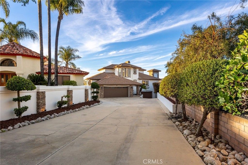 Photo of 22250 Village Way Dr, Canyon Lake, CA 92587 (MLS # SW26041212)