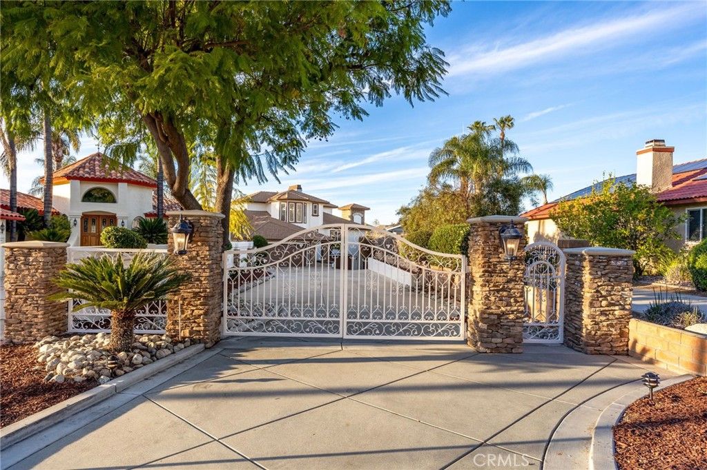 Photo of 22250 Village Way Dr, Canyon Lake, CA 92587 (MLS # SW26041212)