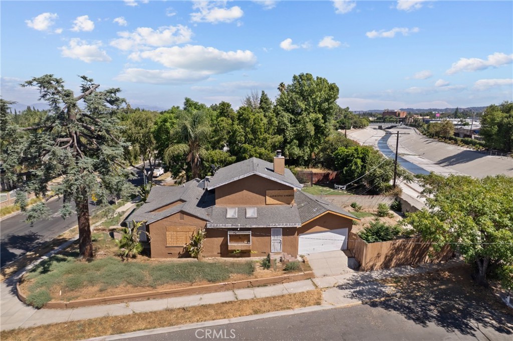 19448 Kittridge Street