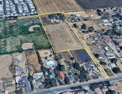 Photo of 2299 E Childs Ave, Merced, CA 95341 (MLS # MC25263013)