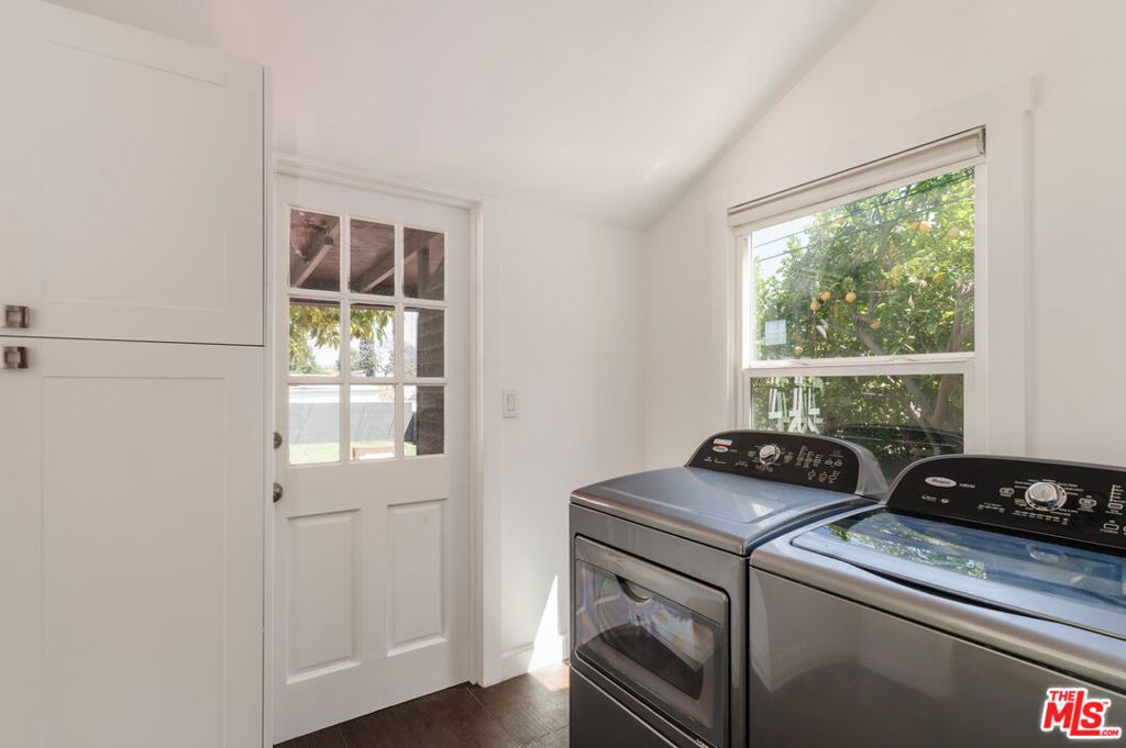listing image 130722384387208433696