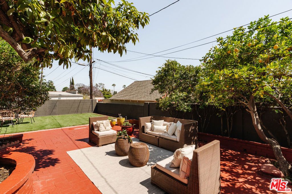 listing image 130729537483038349710