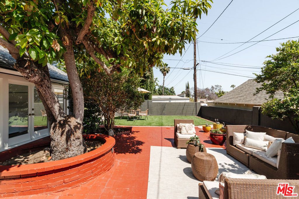 listing image 130729364000113944015