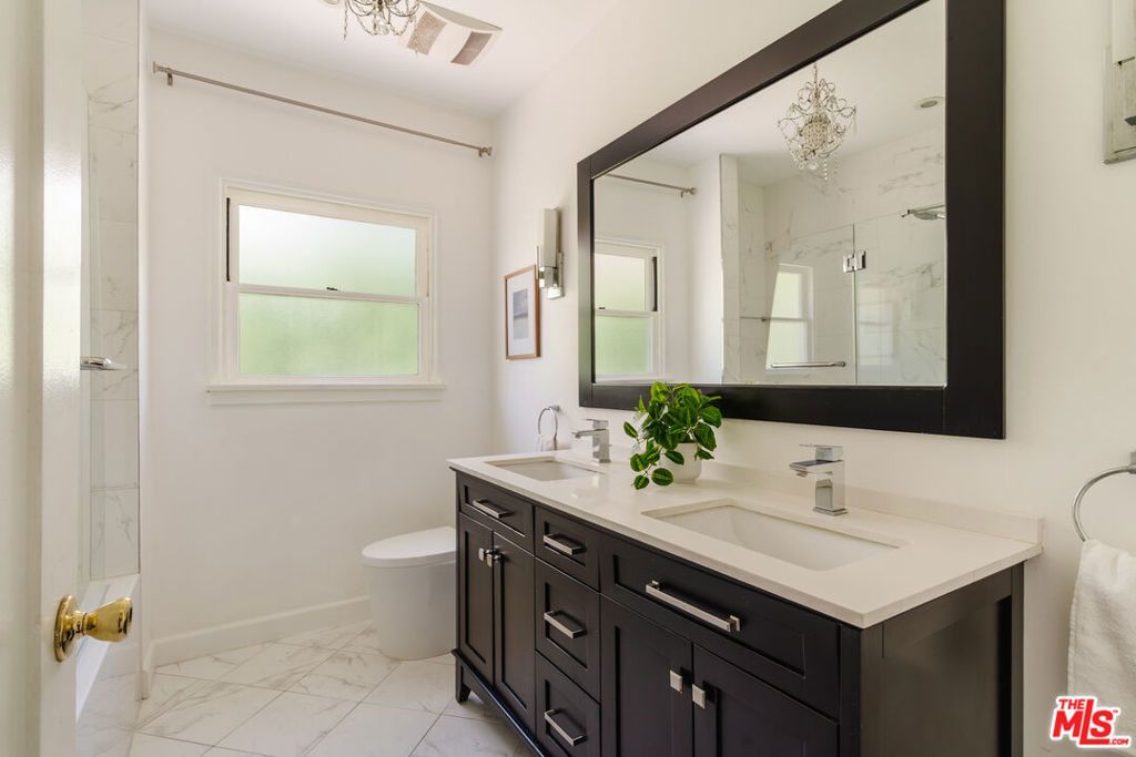 listing image 130720985119452174615