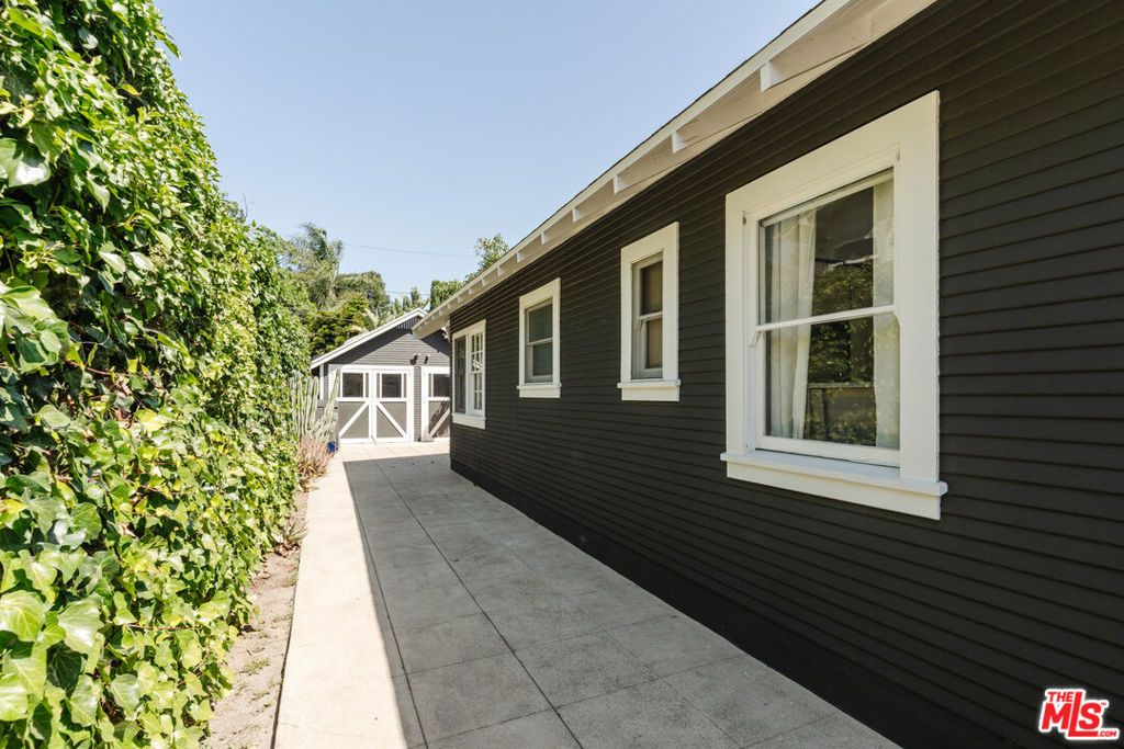 listing image 130724076677319929496