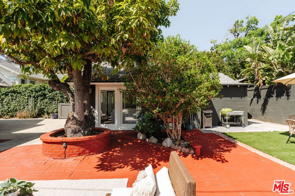 listing image 130729046455026987279
