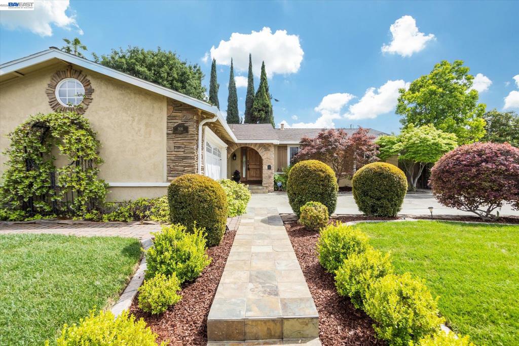 2616 Peartree Lane