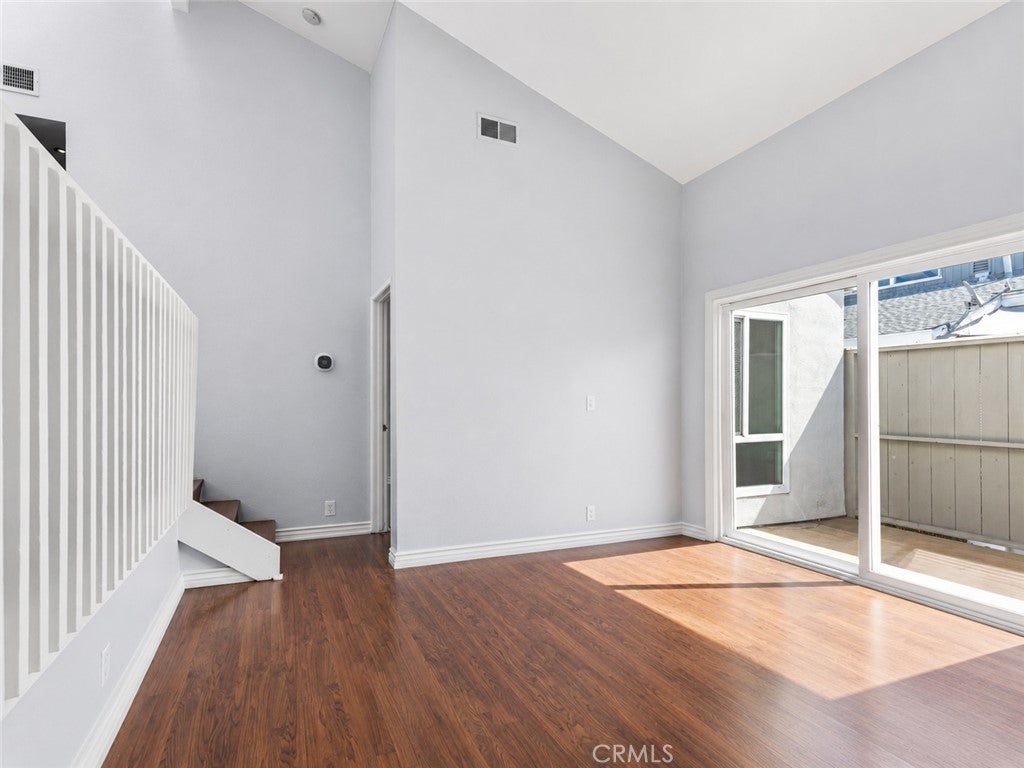2710 W Segerstrom Avenue F