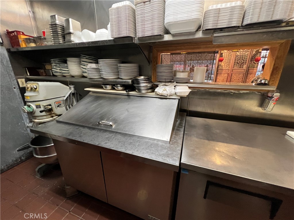 9425 Valley Boulevard