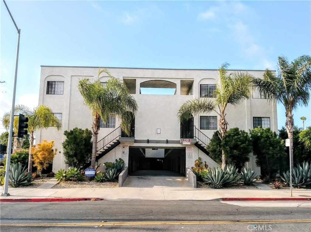 Attractive & quiet building & unit on the 2nd floor, in a convenient location for shopping, freeway access, civic center access & feeling a that cool ocean breeze in the late afternoon & evening. This attractive unit size unit features fresh paint, laminated wood flooring, granite countertops, ceiling fans in the dining area & both bedrooms, as well as, recessed lighting, a stove & microwave, as well as, 2 covered & secured parking spaces. This building does have a laundry room on the premises. Freeway access is only 10 minutes away, west LA is only 20 minutes and UCLA is 30 minutes away.