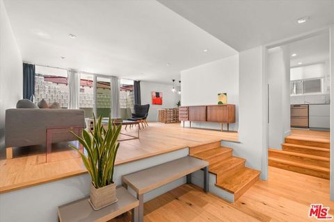 Photo of 854 18th Street #6, Santa Monica, CA 90403 (MLS # 26652725)