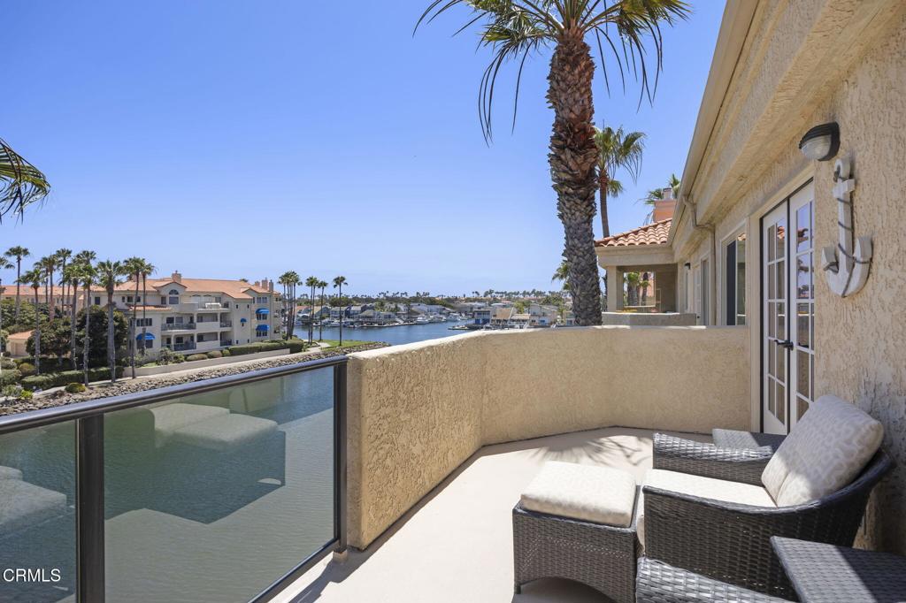 1737 Emerald Isle Way