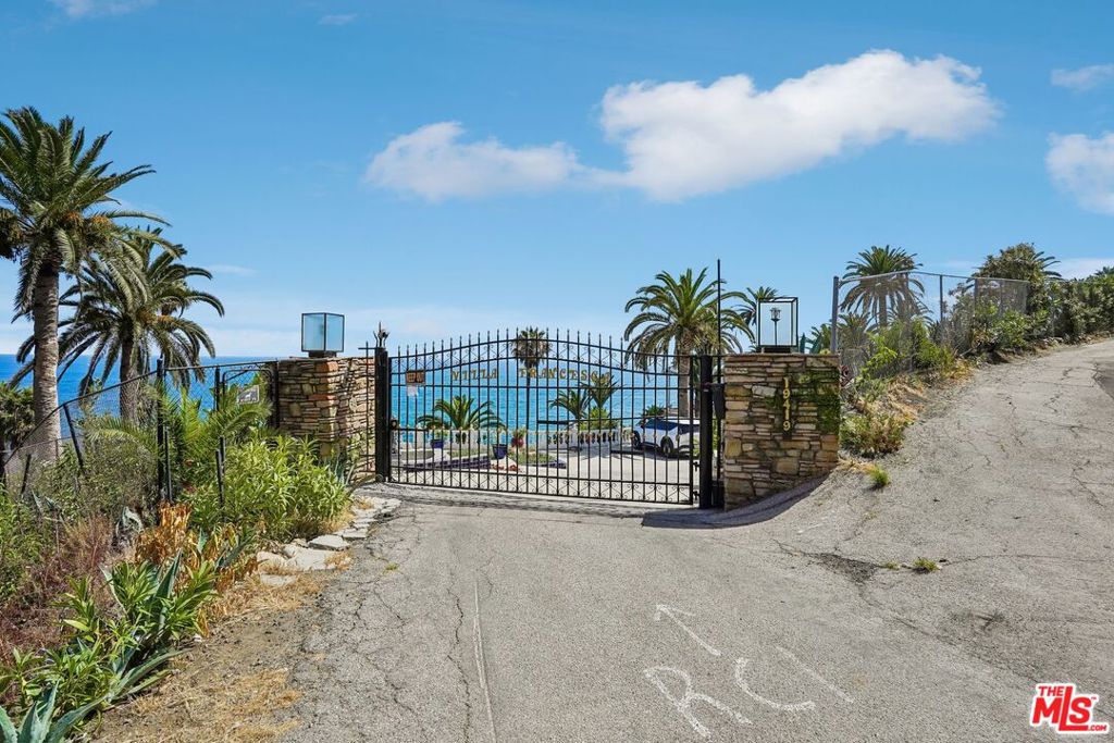 19419 Pacific Coast Highway