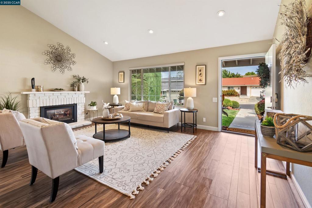 THE CROSSINGS - Residential