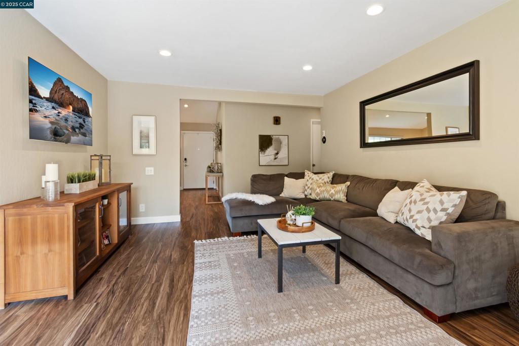 THE CROSSINGS - Residential
