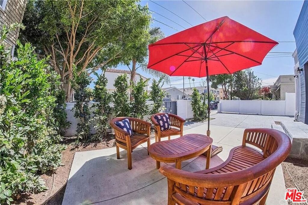 1719 E Florida Street