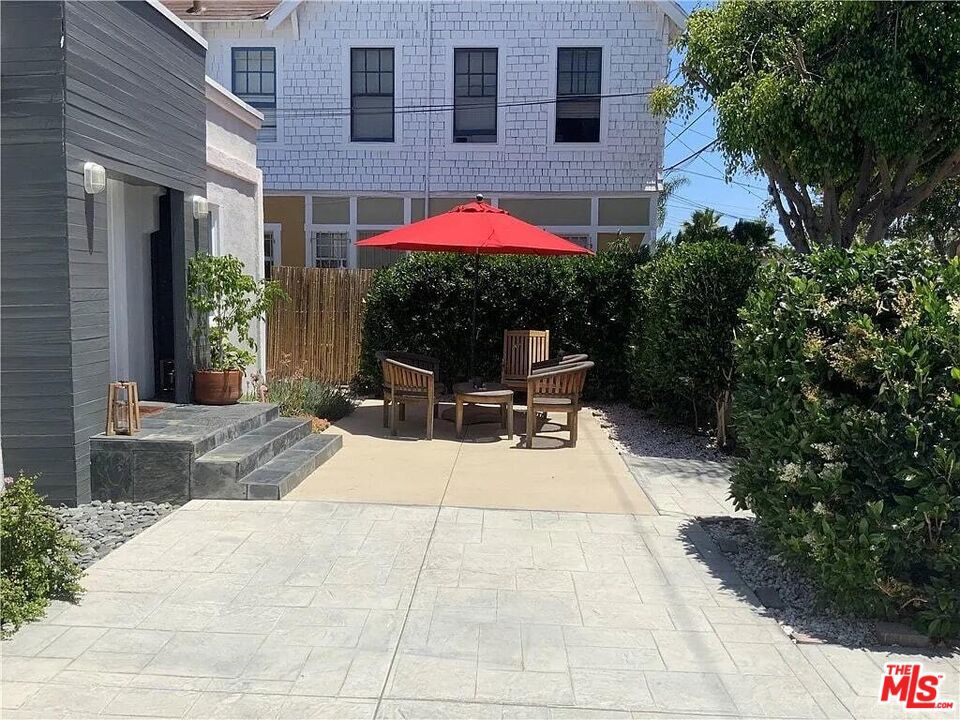 1719 E Florida Street