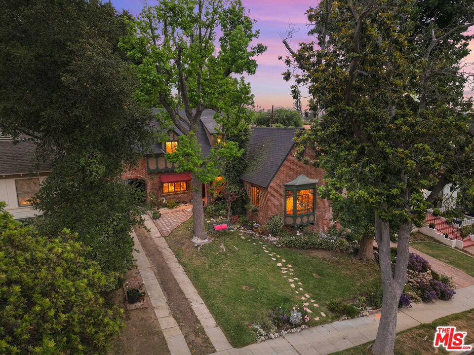 1242 N Isabel Street, Glendale CA 91207