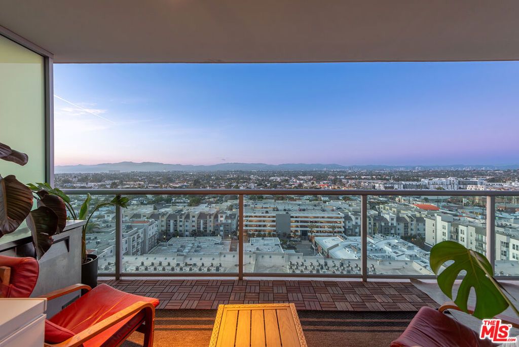 Photo of 13700 Marina Pointe Drive #1520, Marina Del Rey, CA 90292 (MLS # 25622211)